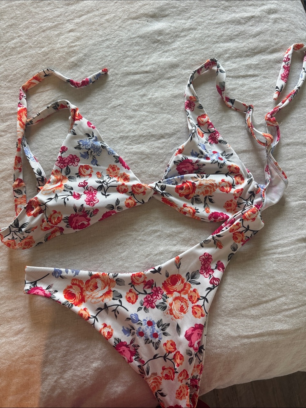 Assorted Women's Bikini Set Lot - Floral, Paisley & Neon Prints - Picture 5 of 5